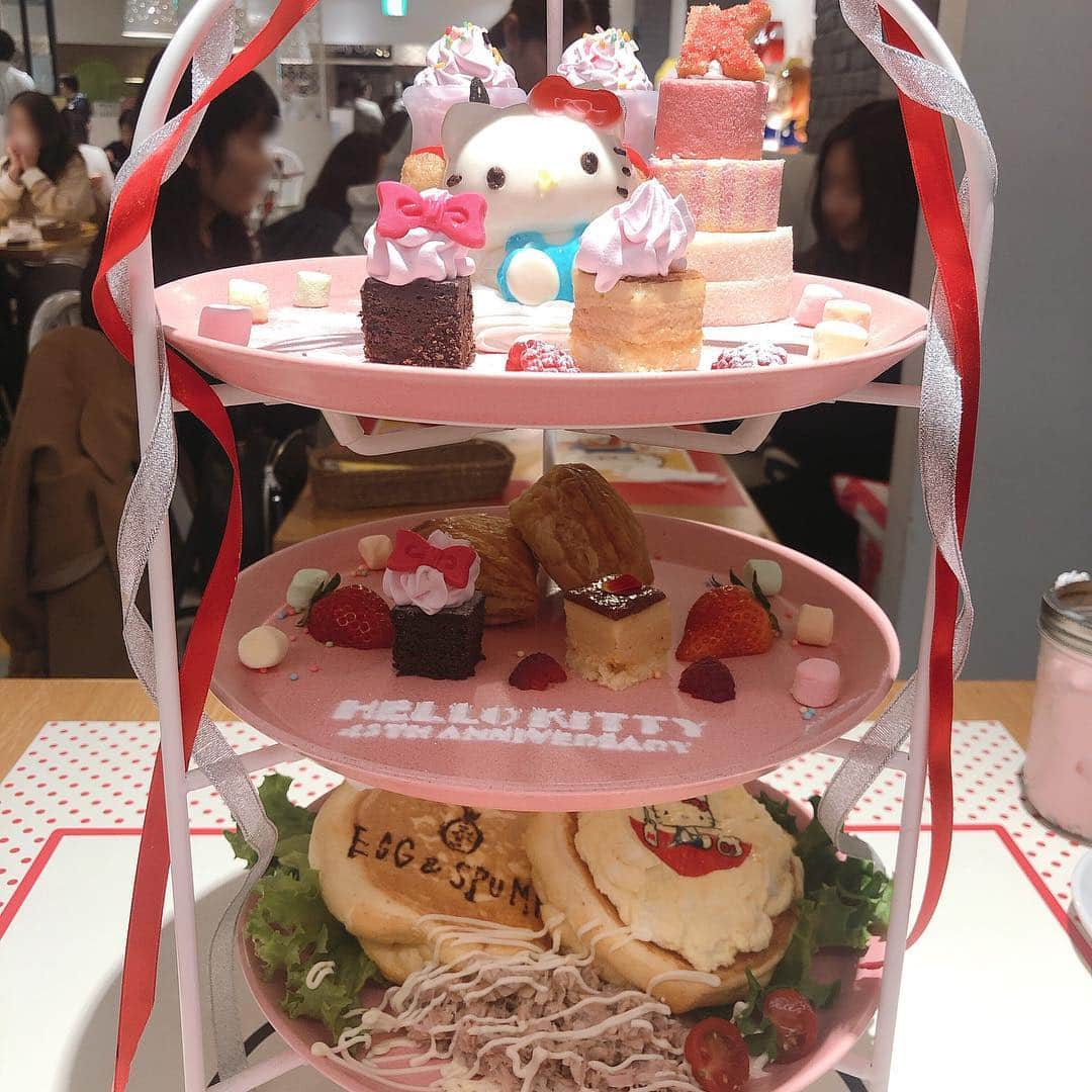 榊原あやさんのインスタグラム写真 - (榊原あやInstagram)「#HELLOKITTY x #EGGandSPUMA  #ハローキティ #サンリオ #キティラー #キティ活 #Sanrio #HelloKittyLover」4月1日 13時22分 - ayakwhite