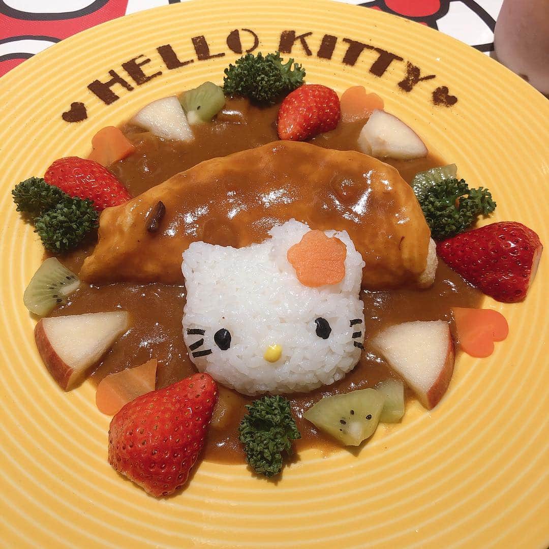 榊原あやさんのインスタグラム写真 - (榊原あやInstagram)「#HELLOKITTY x #EGGandSPUMA  #ハローキティ #サンリオ #キティラー #キティ活 #Sanrio #HelloKittyLover」4月1日 13時22分 - ayakwhite