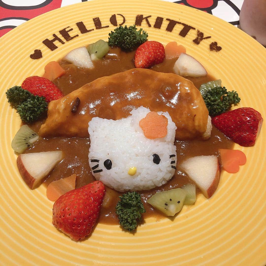 榊原あやさんのインスタグラム写真 - (榊原あやInstagram)「#HELLOKITTY x #EGGandSPUMA  #ハローキティ #サンリオ #キティラー #キティ活 #Sanrio #HelloKittyLover」4月1日 13時22分 - ayakwhite