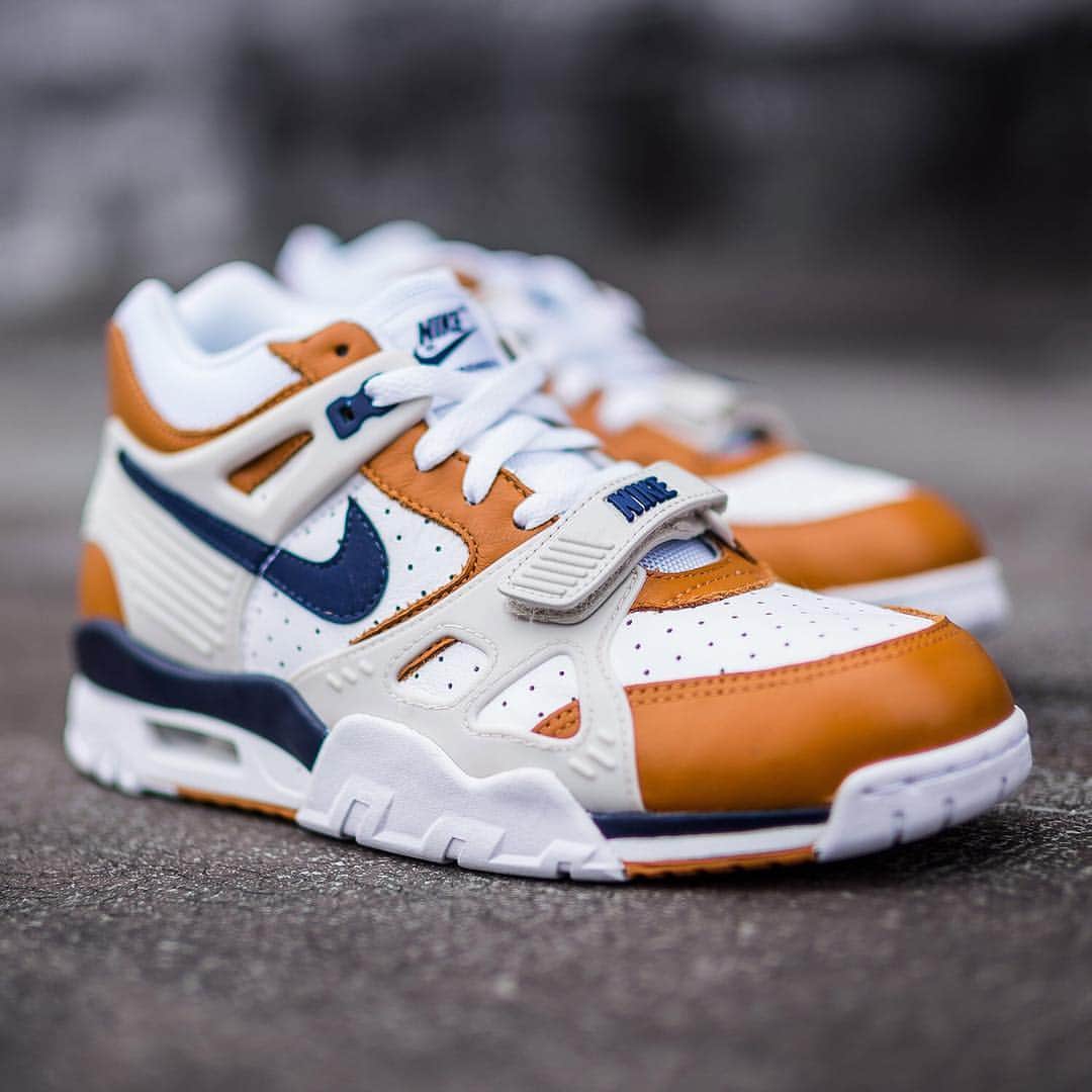 Sneaker Newsさんのインスタグラム写真 - (Sneaker NewsInstagram)「Bo Knows. The Nike Air Trainer 3 “Medicine Ball” is returning in April. For additional details on the classic from the early 1990s, tap the link in our bio.」4月1日 13時24分 - sneakernews