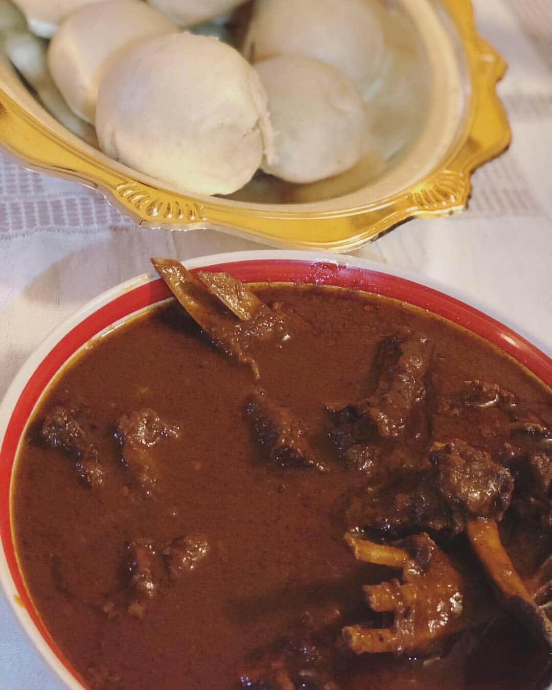 中鉢明子さんのインスタグラム写真 - (中鉢明子Instagram)「🇲🇱Malian welcoming dish, #Houjilah #Mali #Africa #westafrican #美味しい ルーの味はハヤシライスに似てて、パンの方は中華まんの中味ない感じ  #おもてなし料理 #マリ共和国 #アフリカ #ラム肉」4月1日 13時31分 - akiko_harlem