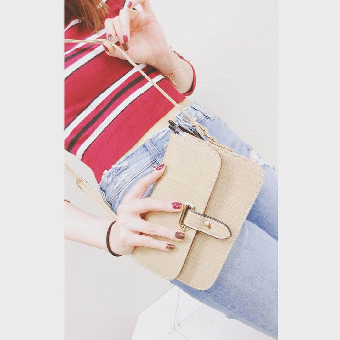 四宮吏桜さんのインスタグラム写真 - (四宮吏桜Instagram)「New bag🌟👯‍♀️ #四宮吏桜 #new #bag  #fashion  #インスタ映え  #beauty  #make #makeup  #いいね  #japan #japanesegirl  #girl」4月1日 13時38分 - rio_s_0221