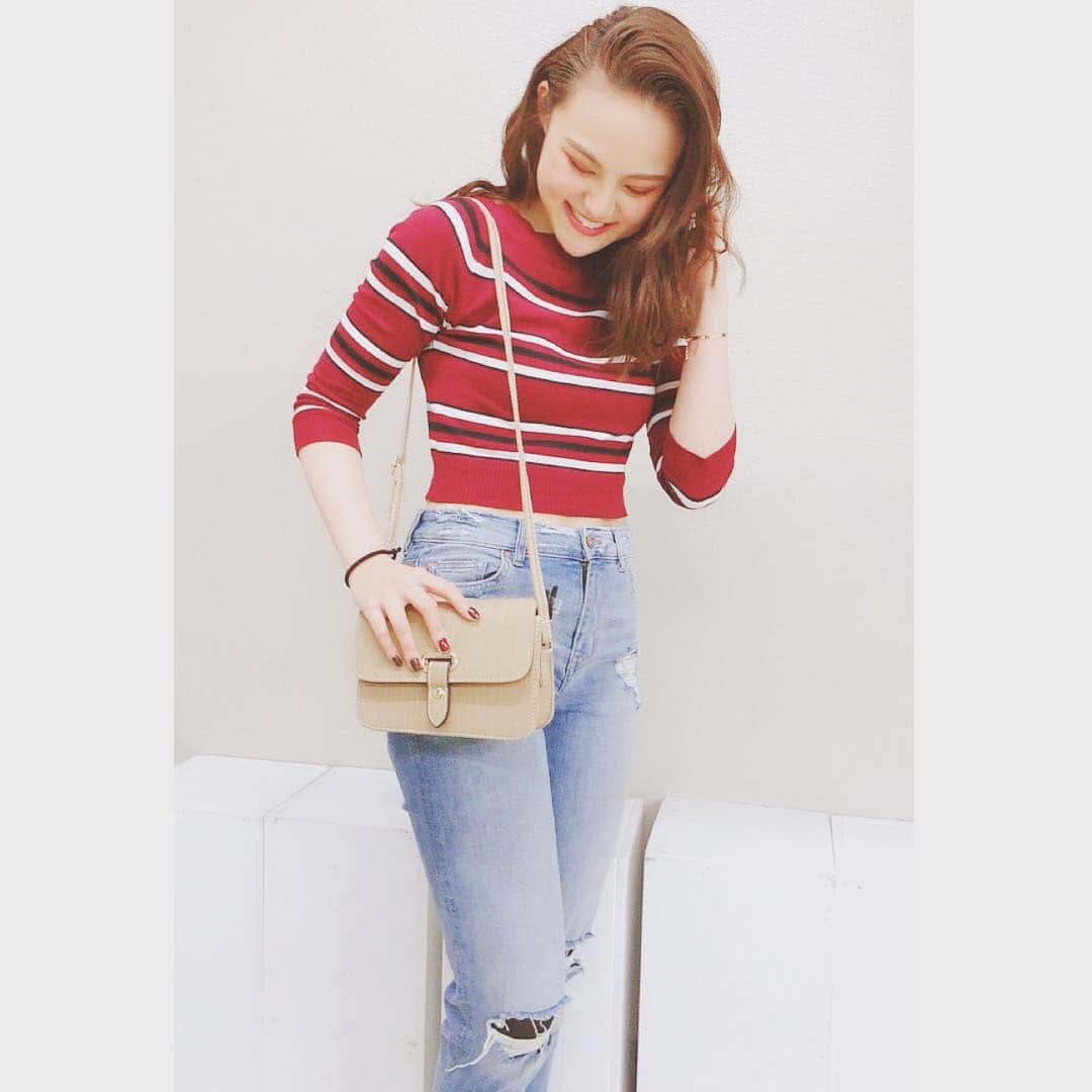 四宮吏桜さんのインスタグラム写真 - (四宮吏桜Instagram)「New bag🌟👯‍♀️ #四宮吏桜 #new #bag  #fashion  #インスタ映え  #beauty  #make #makeup  #いいね  #japan #japanesegirl  #girl」4月1日 13時38分 - rio_s_0221