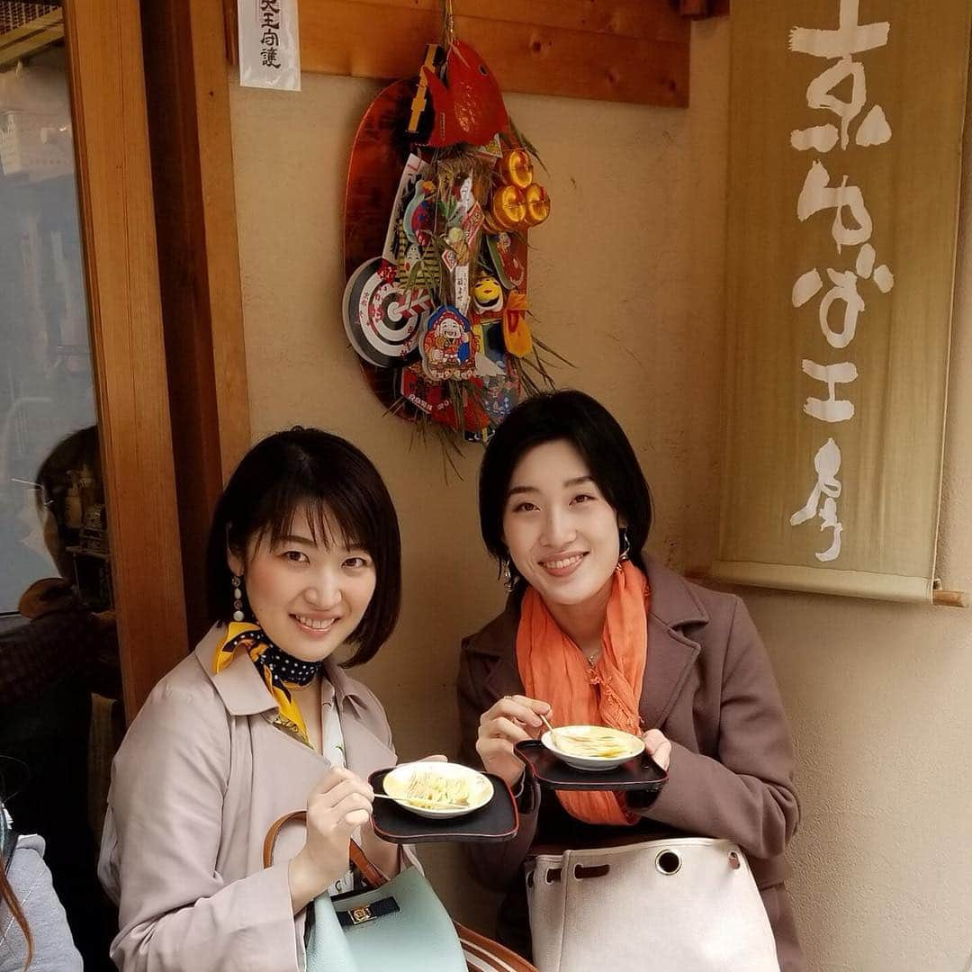 瀬南海はやのインスタグラム：「* 日曜日は、京都へ～  美味しいものを食べ、🌸を見て 初めての陶芸にチャレンジして... 盛りだくさんな1日でした♡  帰り際には新幹線から虹も見えて 新年度も良いスタートができそうです✨  尚子ありがとう！  #京都 #京ゆば工房 #生ゆば #茶寮翠泉 #抹茶パフェ #二寧坂 #桜が綺麗 #お花見 #陶芸教室 #コップ作り #めっちゃ難しい #かさぎ屋 #おはぎ #千社札 #発見 #新幹線から #虹 #rainbow」