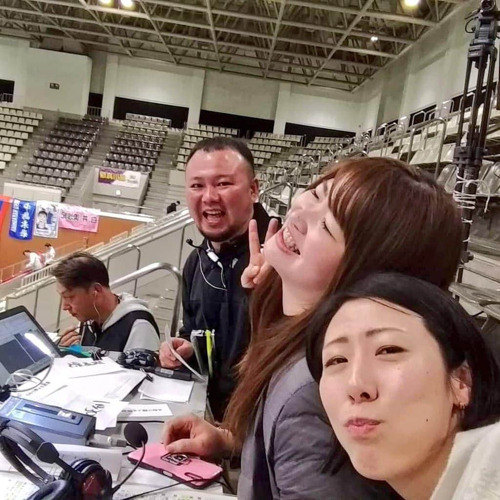 矢田部ゆかさんのインスタグラム写真 - (矢田部ゆかInstagram)「女子ファイナル3🏐 第1戦🔥ＪＴ 3-2 東レ 第2戦🔥東レ 3-1 ＪＴ  1勝1敗となり、 女子初の『ゴールデンセット』へ✊  165試合実況を担当してきた中で、間違いなく忘れられない2日間になりました🍀  #DAZN #Vリーグ #ファイナル3 #JTマーヴェラス #東レアローズ #島津アリーナ京都 #解説 #横山雅美さん #リポーター #佐田樹理さん #実況 #矢田部ゆか #今季担当49試合目 #バレー実況通算164試合目」4月1日 23時20分 - yucaparis93