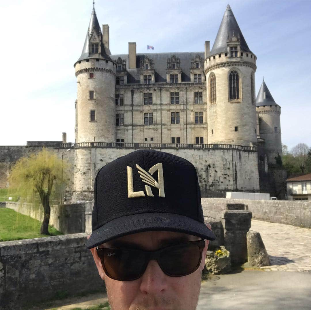 コリン・ハンクスさんのインスタグラム写真 - (コリン・ハンクスInstagram)「LAFC storming a castle in France.」4月1日 23時15分 - colinhanks