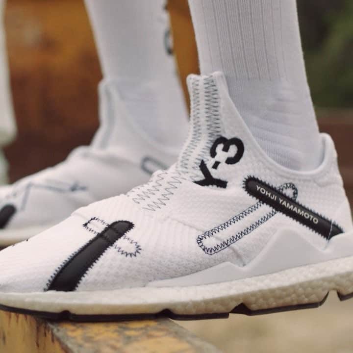 ワイスリーのインスタグラム：「Featuring Y-3 REBERU, Y-3 KAIWA and  Y-3 ADIZERO RUNNER. ​  Y-3 Spring Summer 2019. ​📷: @angelopennetta​  Styling: @haleywollens ​--- ​#adidas #Y3 #YohjiYamamoto ​ Discover the collection at Y-3.com」