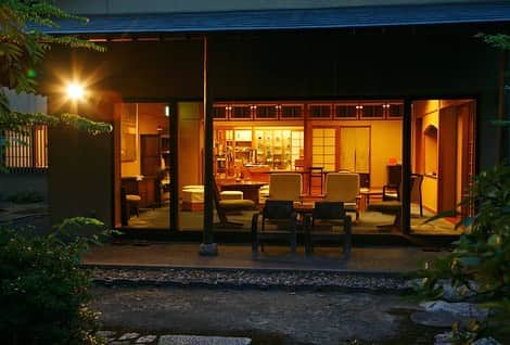 JAPAN TRIP 大人旅〜厳選の宿〜さんのインスタグラム写真 - (JAPAN TRIP 大人旅〜厳選の宿〜Instagram)「【JAPAN／RYOKAN】 #新潟 #岩室温泉 の#著莪の里ゆめや です。  #大人旅_厳選の宿 #大人旅jp #そうだ旅に出よう #旅行 #温泉宿 #温泉 #露天風呂 #旅館 #ホテル #大人旅 #女子旅 #親子旅 #国内旅行 #記念旅行 #旅フォト #旅行好きな人と繋がりたい #japan #japantrip #japantravel #trip #travel #onsen #ryokan #hotsprings #hotel  #ig_japan #instajapan」4月1日 23時39分 - otonatabi_jpn