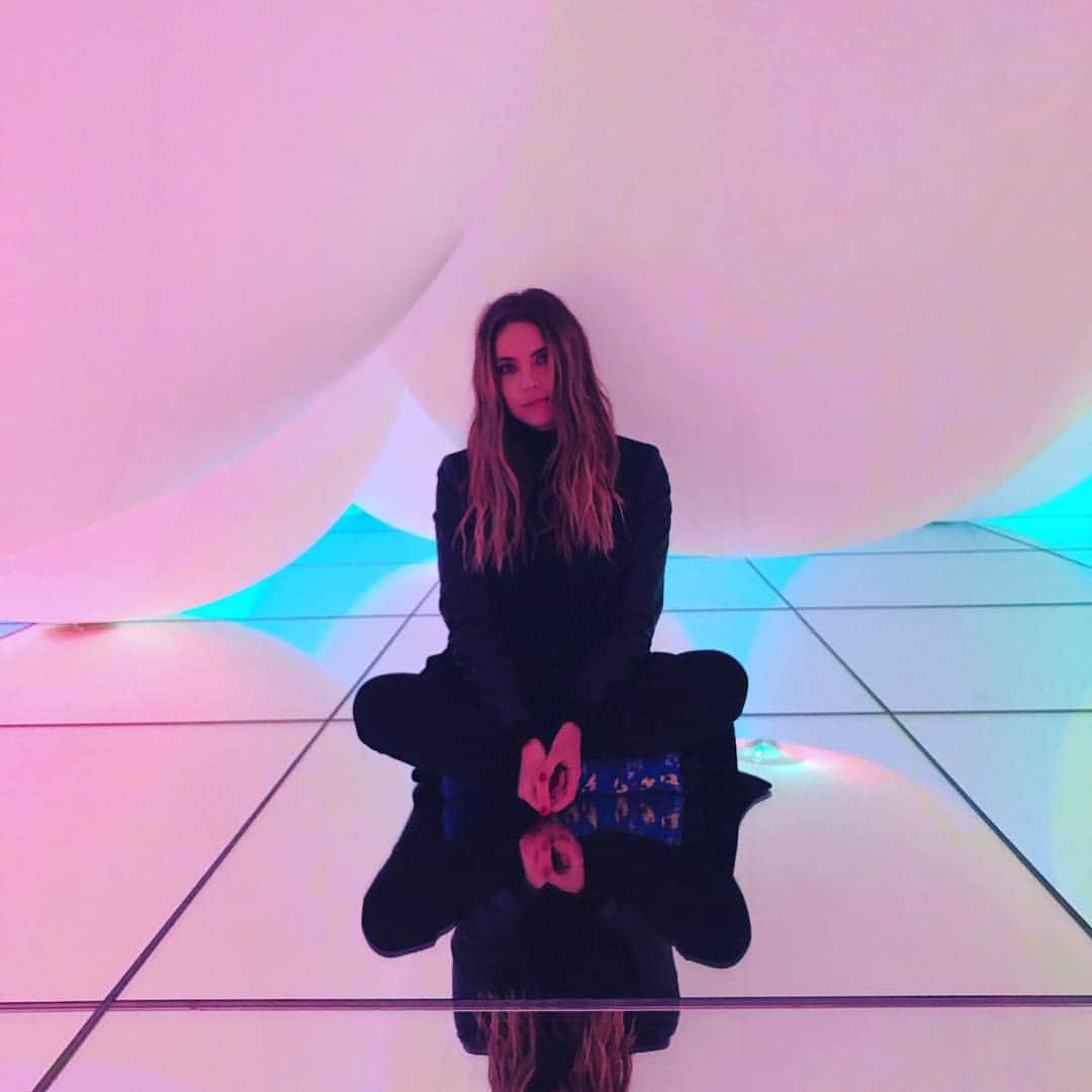 アシュレイ・ベンソンのインスタグラム：「💜」