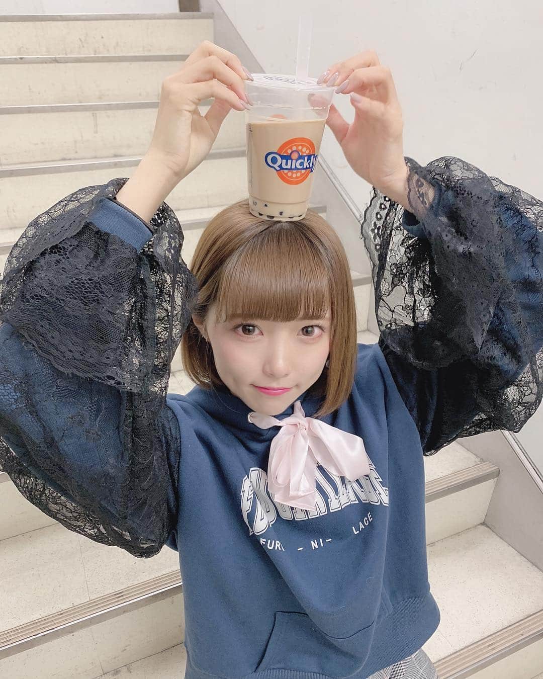 福山梨乃さんのインスタグラム写真 - (福山梨乃Instagram)「名古屋で起きて1時間ちょっとでタピオカした、朝ごはん😌😌😌 なんか目赤いけど大丈夫よ、 . ここのタピオカほんとコスパだけは神ね、甘さ調整できないのつらいけどまあ安いからしょうがない、 . #タピオカ巡り#タピオカ部#タピオカ飲み比べ#タピオカ中毒#タピ活#タピオカミルクティー  #タピオカ日記 #タピオカのある生活 #タピオカグラム #bobatea  #bobamilktea #アキシブproject#アキシブ#akishibu#akishibuproject#idol#アイドル#japan #nagoya #osunagoya#はちみつミルクティー #名古屋タピオカ#nagoyacafe#名古屋カフェ#大須カフェ#merryjenny#furuginilace#大須タピオカ#大須#名古屋」4月1日 23時45分 - rinomaru_