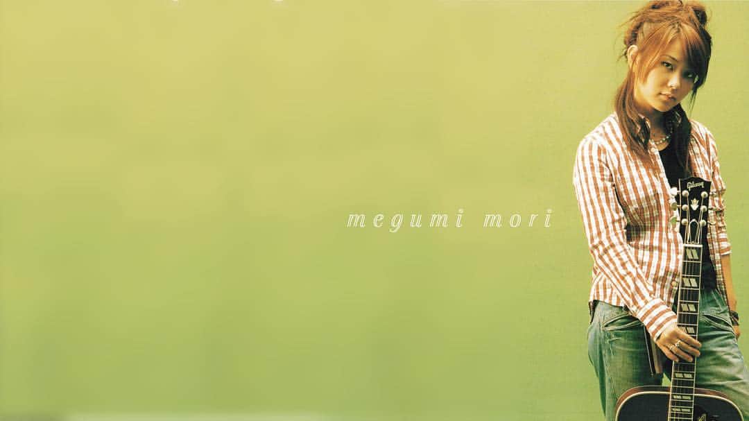 森恵さんのインスタグラム写真 - (森恵Instagram)「Indies１st Single 『megumi mori』 1.位置 2.呼び声 3.白い足跡 https://youtu.be/xtJT29k9nME  約14年前… 広い心で聴いてください…笑  #YouTube #森恵 #インディーズ #14年前 #声が全然違う #少しは成長出来たかな…」4月2日 0時03分 - morimegumi_official
