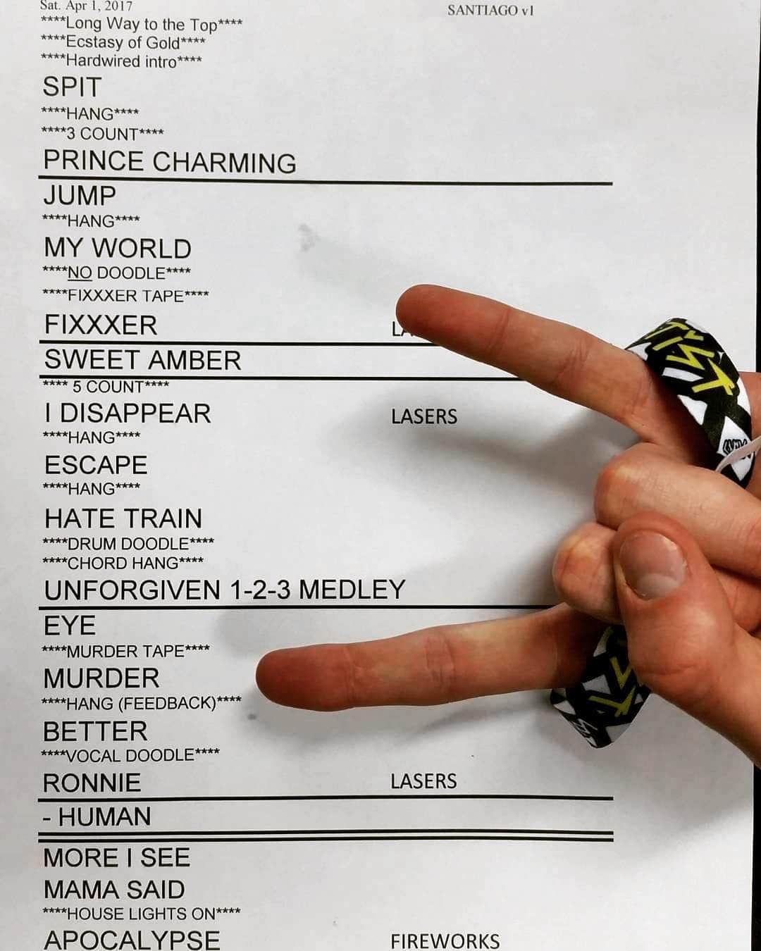 メタリカさんのインスタグラム写真 - (メタリカInstagram)「A look back to when we shook up the setlist on April 1, 2017. 🤘🏻 ・・・ #Repost @metallica ・・・ Sneak peek at tonight's setlist. Shaking it up a little bit for the last Lolla show! #Metallica #MetAtLollaCL #1st」4月1日 23時57分 - metallica