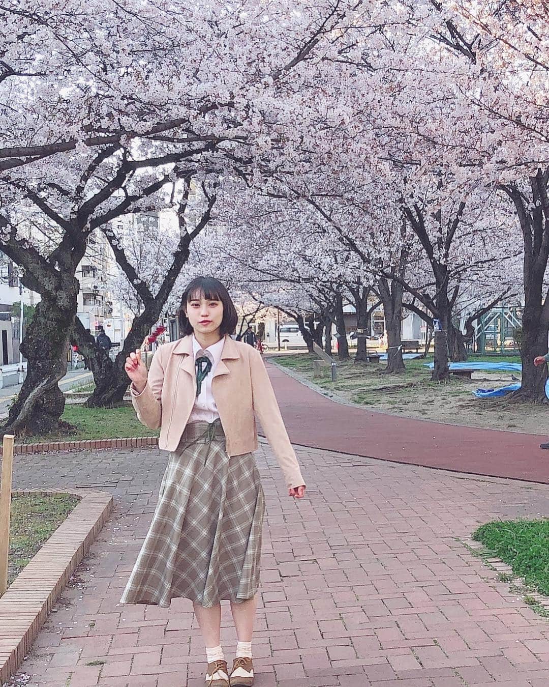 豊永阿紀さんのインスタグラム写真 - (豊永阿紀Instagram)「さくらのイヤーカフがとっても可愛くて、春のおようふくを着ましたわーい🙌」4月1日 23時57分 - aki_t_official