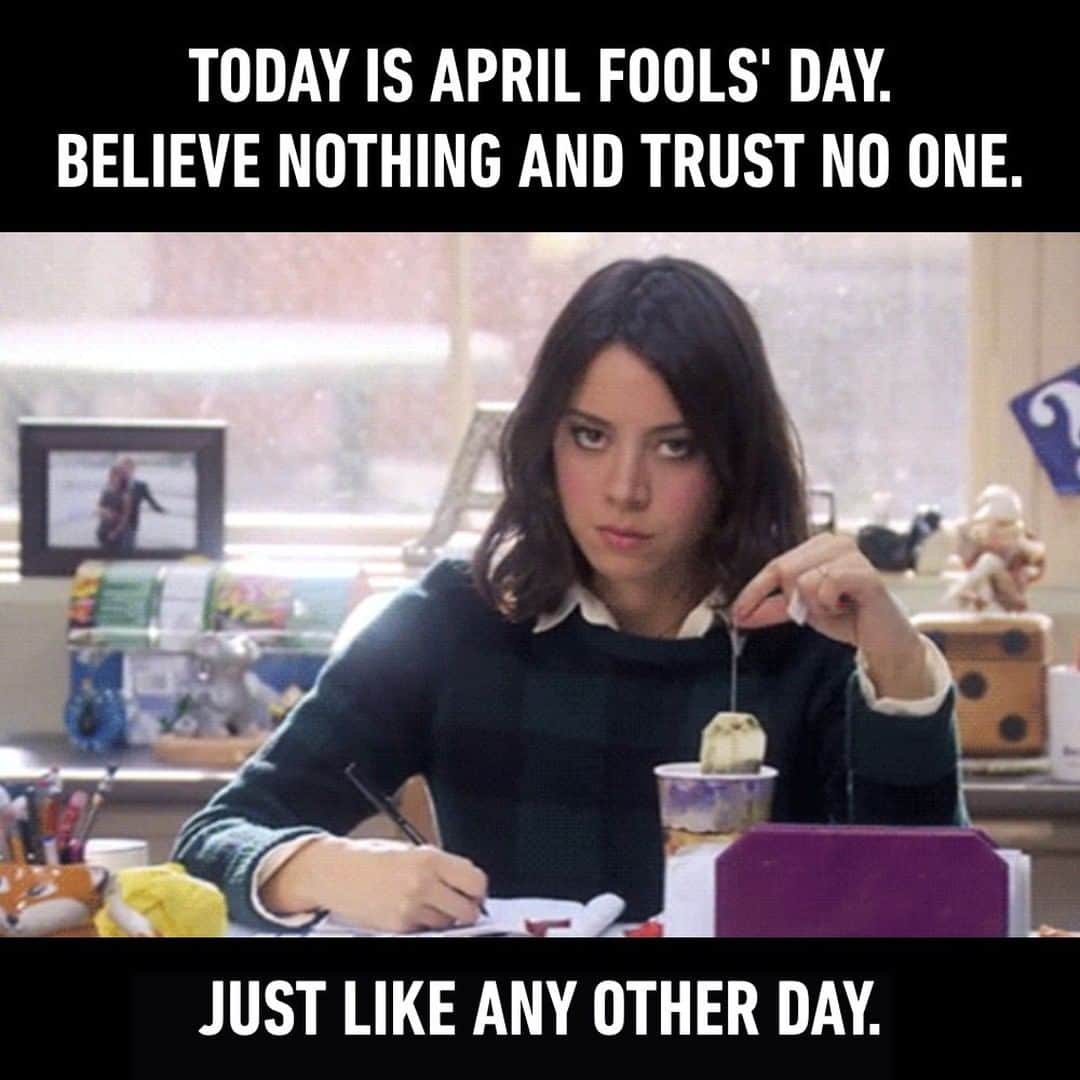 9GAGさんのインスタグラム写真 - (9GAGInstagram)「You can't be fooled if you don't trust anyone.⠀ #aprilfools #parksandrecreation #aprilludgate #aubreyplaza #9gag」4月2日 0時01分 - 9gag