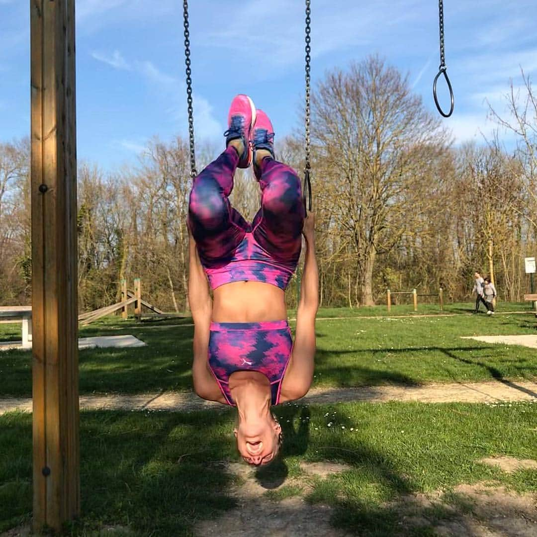 マリー・ギャヨさんのインスタグラム写真 - (マリー・ギャヨInstagram)「Have fun in your efforts - That make each day a big difference in your accomplishments #Countryside #Sport #HappyTime #Pink #Life #Strong 📸 @leanecocheme」4月2日 0時13分 - marie.gayot