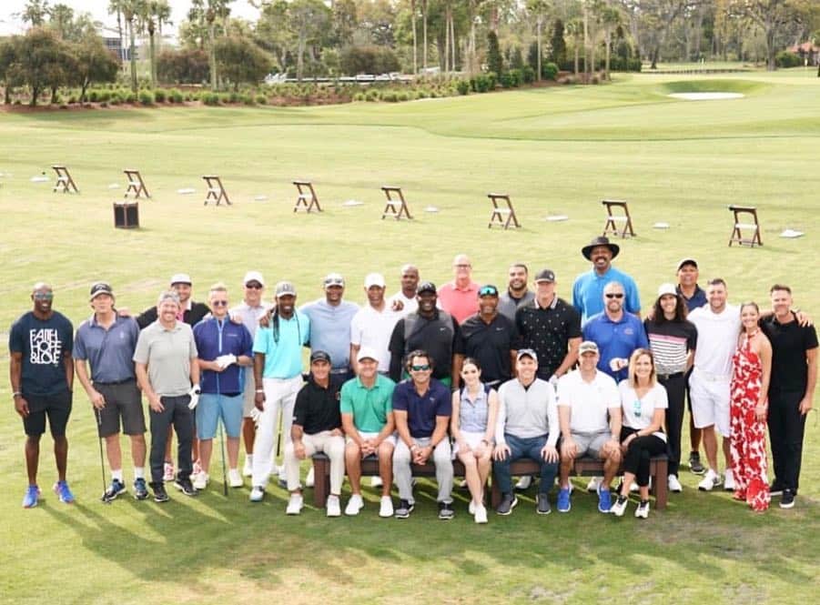 コリー・ロバートソンさんのインスタグラム写真 - (コリー・ロバートソンInstagram)「I can’t stop thinking about this weekend with @timtebowfoundation @tpcsawgrass @timtebow and his team passionately loves on, honors, believes in, and gives hope to kids and families that need it the most! So inspired by how @timtebow didn’t wait till he was older, until he got married, till after his kids were grown and he had more time, till after he retired, till he had life figured out, or whatever else we can come up with as an excuse...to do what God asks us all to do, to love others like ourselves. Tim takes his gifts and his talents and uses them not for his glory, but for God’s. He loves like Jesus, believes in his mission of faith, hope and love and inspires others to believe with him. Thanks @timtebowfoundation for allowing us to believe with you this weekend and to be a small part of the great work you are doing.」4月2日 0時14分 - bosshogswife