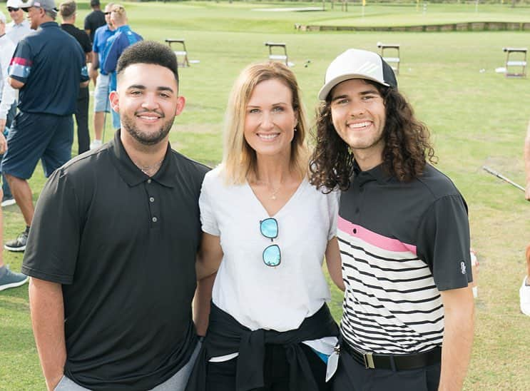 コリー・ロバートソンさんのインスタグラム写真 - (コリー・ロバートソンInstagram)「I can’t stop thinking about this weekend with @timtebowfoundation @tpcsawgrass @timtebow and his team passionately loves on, honors, believes in, and gives hope to kids and families that need it the most! So inspired by how @timtebow didn’t wait till he was older, until he got married, till after his kids were grown and he had more time, till after he retired, till he had life figured out, or whatever else we can come up with as an excuse...to do what God asks us all to do, to love others like ourselves. Tim takes his gifts and his talents and uses them not for his glory, but for God’s. He loves like Jesus, believes in his mission of faith, hope and love and inspires others to believe with him. Thanks @timtebowfoundation for allowing us to believe with you this weekend and to be a small part of the great work you are doing.」4月2日 0時14分 - bosshogswife