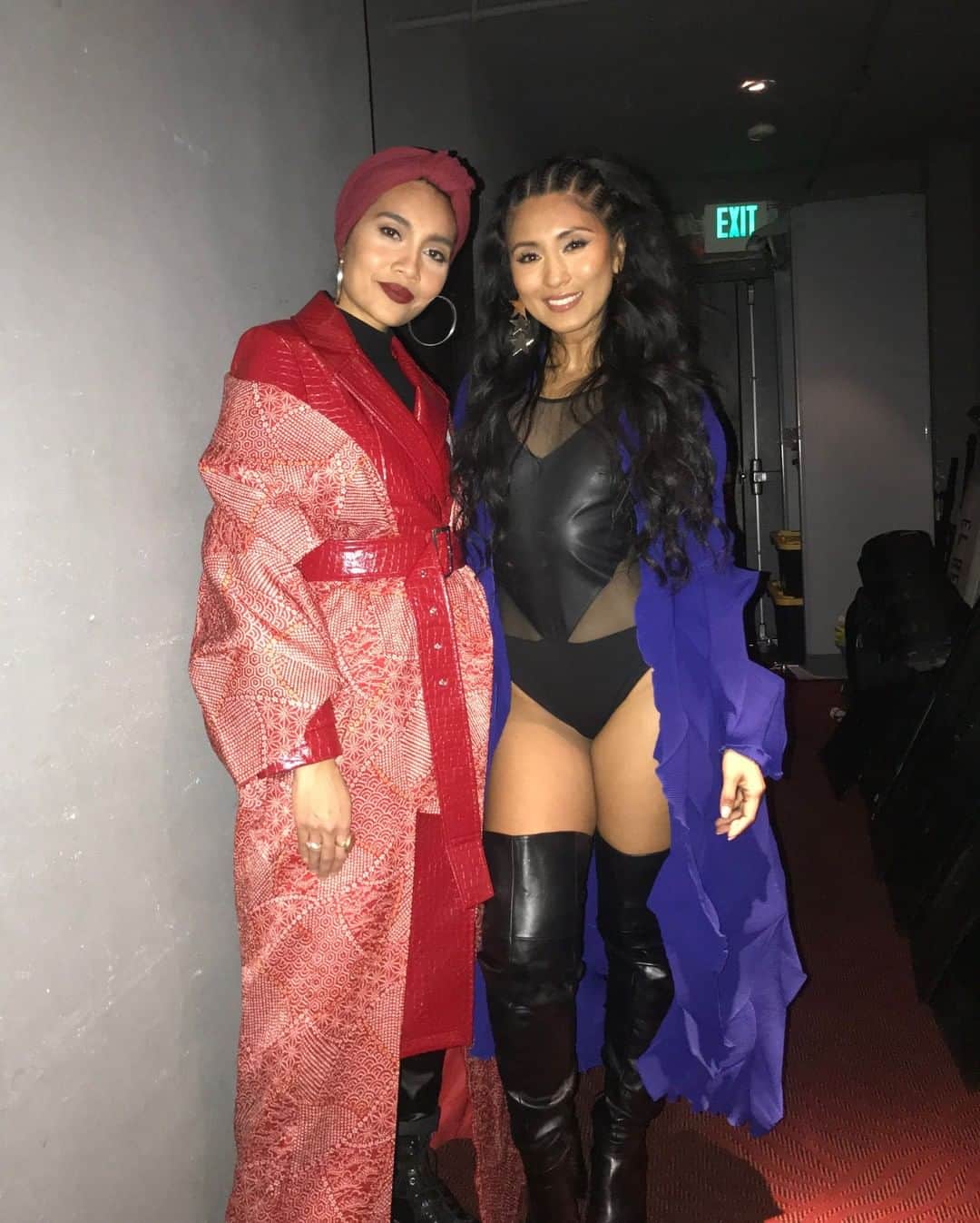 のインスタグラム：「I felt honored meeting another Malaysian artist on the grind, doing her thing, inspiring, spreading music and her uniqueness to the world .. our variety and blend of culture hasn’t really been known in the world like that and its beautiful to see more of us spreading it and in our case through music.. Malaysia truly is special and I miss it .. @yuna you rock girl ❤️ keep touching hearts. #Chenelleworld #Yuna #Musicculture」