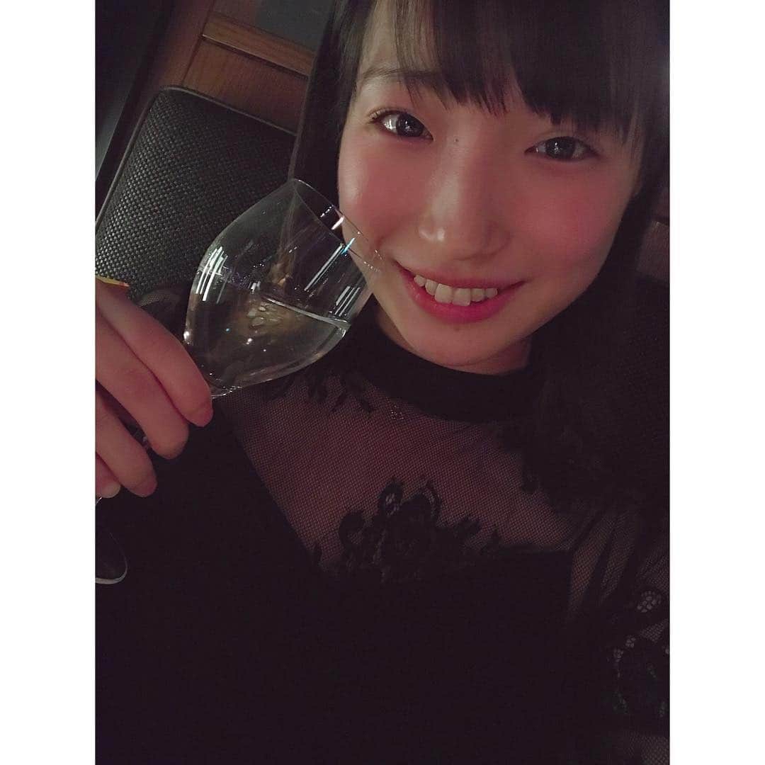 有明ゆなさんのインスタグラム写真 - (有明ゆなInstagram)「そして 友だちと日本酒のんだ(● ˃̶͈̀ロ˂̶͈́)੭ꠥ⁾⁾ 笑いすぎて疲れた！笑笑 おっと、お休みなさい🌙 . . . . #有明ゆな #ちっぱい #シンデレラバスト #グラドル #グラドル自画撮り部 #グラドル自撮り部 #グラビアアイドル #グラビアモデル #日本酒 #お酒 #笑いすぎ #おやすみ #gn #goodnight #japanesegirl #happygirl」4月2日 0時26分 - ariake_yuna