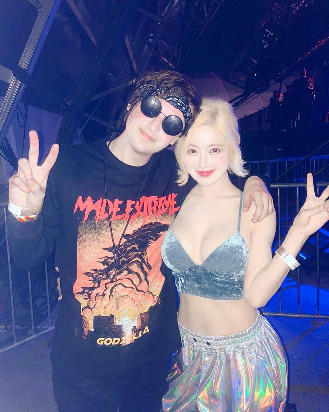 Dj Sodaさんのインスタグラム写真 - (Dj SodaInstagram)「@ghastly I got so impressed by your energy! Inspiration of the day😎✌️👩🏼✌️❤️❤️. .  #ultramiami #ultra2019 #umf #ghastly」4月2日 0時34分 - deejaysoda