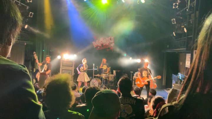兼田日向子のインスタグラム：「🎻 Aono Misakiさんのライブに 行ってきましたー！  声が透明で 演奏も迫力満点、、、🥺 元気をもらいました！ . . . . . #aonomisaki#青野美沙稀#aonomisakiandthejackpot #shibuyawww#shibuya#music#rock#musicians#」