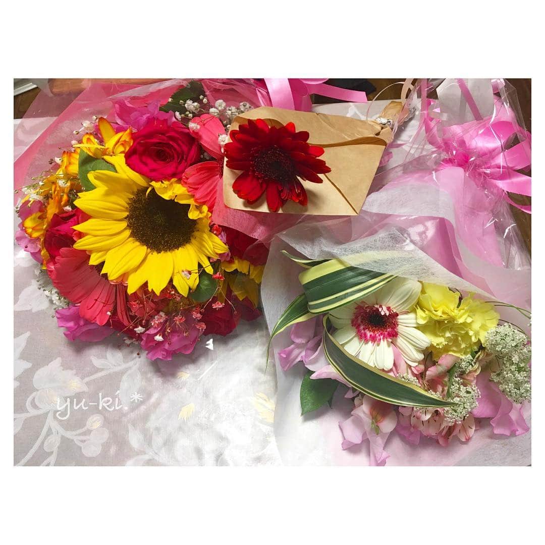 二見夕貴さんのインスタグラム写真 - (二見夕貴Instagram)「. 生徒とママさんたちからいただいたお花…🙈💕 だいすきなお花がいっぱい！ こんな素敵なお花たち… しあわせすぎた🤤♡♡ . #flowers #gift #bouquet #danceinstructor #dancer #thanks #お花 #贈り物 #花束 #ダンスインストラクター #ダンサー #キッズダンス #感謝 #お花だいすき」4月1日 15時56分 - yyyuki___