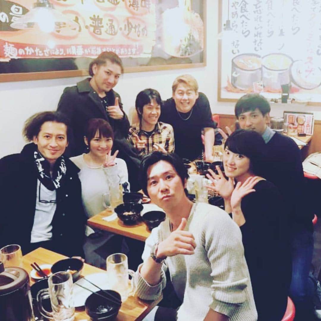 鎌田ひかりさんのインスタグラム写真 - (鎌田ひかりInstagram)「私ごとではありますが 本日2019年4月1日 株式会社メレアを設立致しました。 実は芸能活動以外に、銀座にて飲食店（カラオケBAR）をオーナーとして経営しておりまして、その副業と、私の芸能活動のプロダクションの運営を株式会社メレアで事業していこうと思い、去年から動き始めており、本日設立記念日に至りました。  そして所属しておりました芸能プロダクション株式会社Am-bitioNとは〔業務委託契約〕とさせて頂いており今でもお世話になっております。 完全所属事務所は、自社株式会社メレアとなりましたので出演依頼等は私本人に直接ご連絡頂けると幸いです。 ホームページや会社へのお問合わせ連絡先等は後日ご報告させて頂きます。  飲食店は完全会員制でありご紹介者様でないと入店が出来ないのでSNSで書く事が出来ず申し訳ありません。 私とラインが繋がっている友人とさせて頂いております。  今後とも芸能としての鎌田ひかり、そして株式会社メレア代表取締役としての鎌田ひかり、よろしくお願いします。 （エイプリールフールですが嘘ではありません！笑）  ミュージカル『Famiglia!』 本番まであと11日！！！ 是非見に来てください❤️ 写真は、みきおさん方とラーメンで飲んだ時です😊笑 皆さん本当に素敵で毎日稽古が楽しいです😂❣️ 🌼4月12日（金）～14日（日）🌼 日本橋三越本店 三越劇場 全席指定7,000円  4月12日(金) 19:00 4月13日(土) 12:00 / 16:00 4月14日(日) 12:00 / 16:00  私は、元気な女優役です🧨🥴 公式サイトtkkm235.wixsite.com/famiglia #Famiglia かんこ 高橋ジョージ（THE虎舞竜） 大沢樹生（元光GENJI） 布川隼汰 蒼井さとみ 鎌田ひかり 川口直人 菊池正根 栗栖祐之 五大輝一 佐々木由布 田代大悟 橘敏輝 ふくい瑠美子 福島悠介 舞生ゆう 参川剛史 山城秀彬 YOUCAN ●ご予約は kamata.hikari.828@gmail.comまで 公演名、日時、フルネーム、枚数 をご記入の上 よろしくお願いします。」4月1日 16時07分 - kamata.hikari