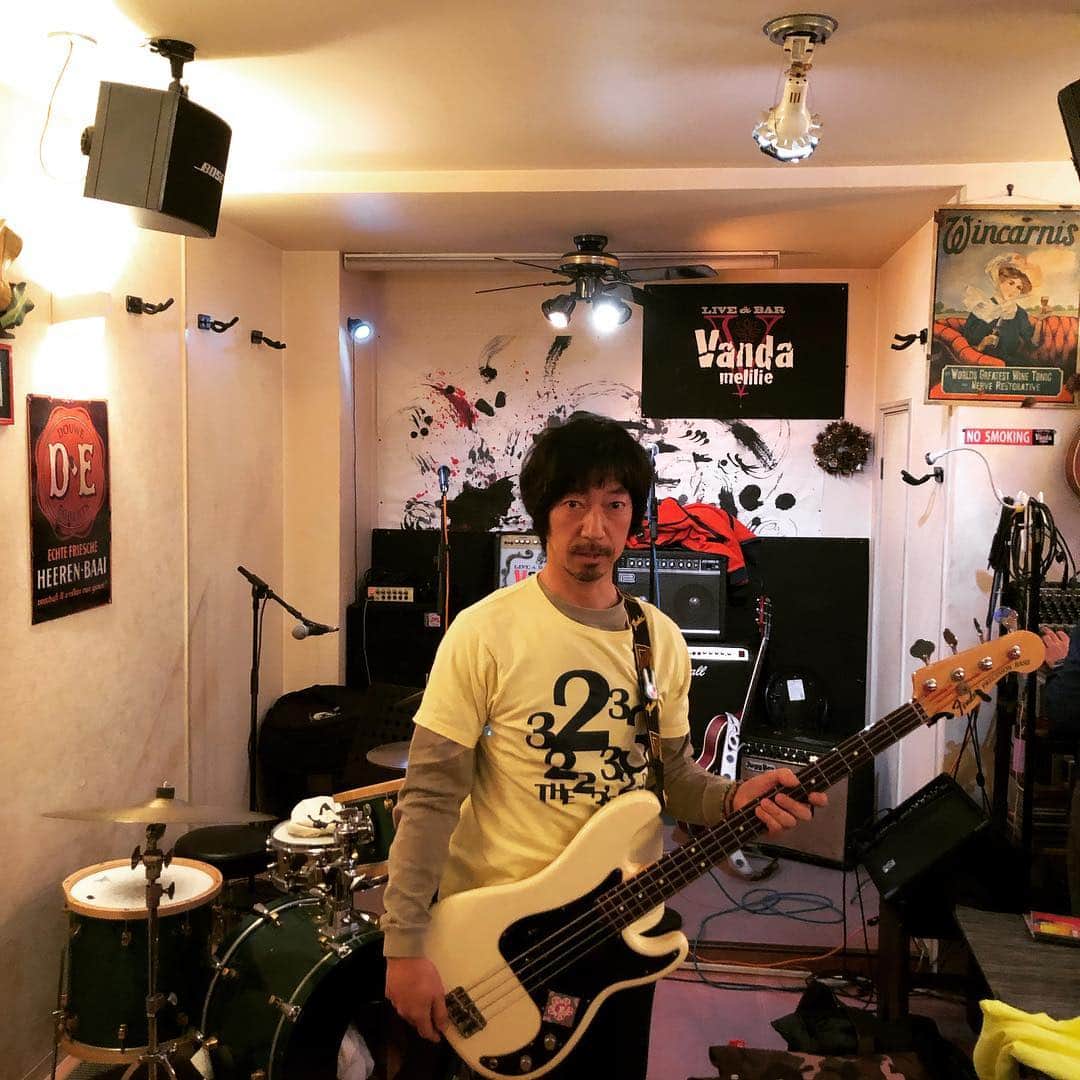 山川のりをのインスタグラム：「今夜は奈良市のバンダメリリにてニーサンズのライブです。18時30分/19年30分、3500円+Dです。華麗なるワンマンショーです。お近くの方々会いにきてアイニージュー！」