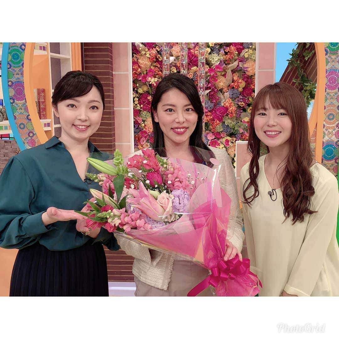 堺瞳さんのインスタグラム写真 - (堺瞳Instagram)「お世話になった静岡朝日テレビを卒業、変わらず地元でフリーアナウンサーとして働きます✨ 今後とも応援よろしくお願いいたします🌸  #卒業 #静岡朝日テレビ  #ありがとうございました  #株式会社舎鐘 #アナウンサー」4月1日 16時32分 - sakai_hitomi_