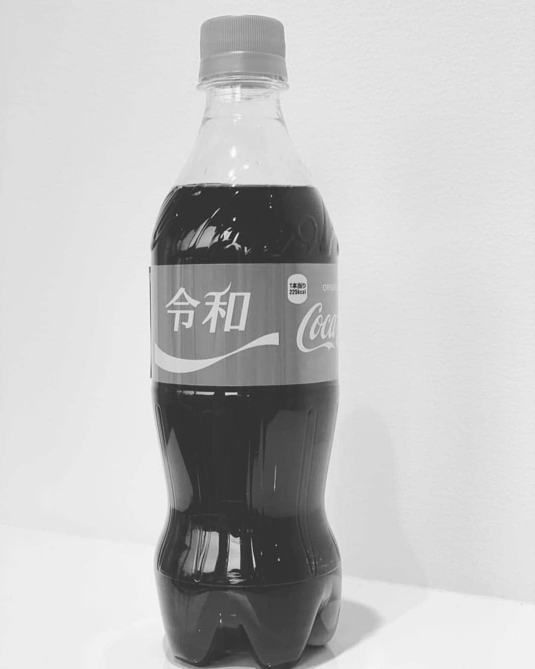 北島康介さんのインスタグラム写真 - (北島康介Instagram)「コカコーラ令和ボトル  #令和ボトル #cocacola  #令和」4月1日 16時45分 - kosuke5890