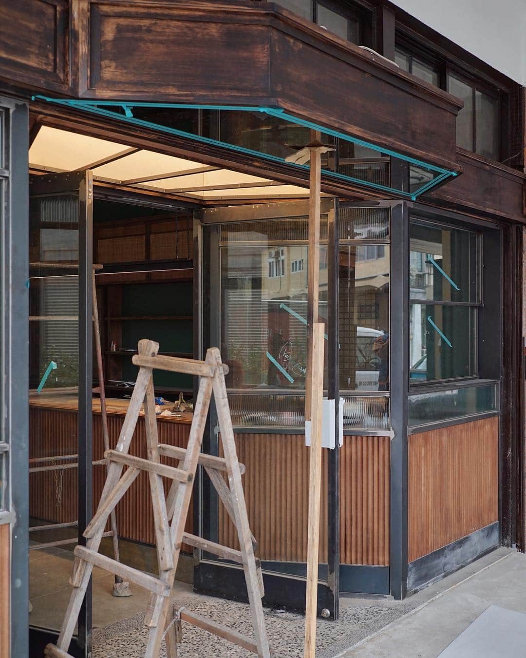 言身寸 in Tainan, Taiwanさんのインスタグラム写真 - (言身寸 in Tainan, TaiwanInstagram)「@pergramcoffee - Design | @skillabilitydept  #本事空間製作所 - 2019.4.1 #taiwan #miaoli #台灣 #台湾 #苗栗 #写真 #vscotaiwan #vscoTW #contruction #design #interiordesign #工事現場 #工務 #店舗設計 #設計 #設計事務所 #PergramCoffee #sonya7ii #Loxia35」4月1日 16時54分 - kukud83