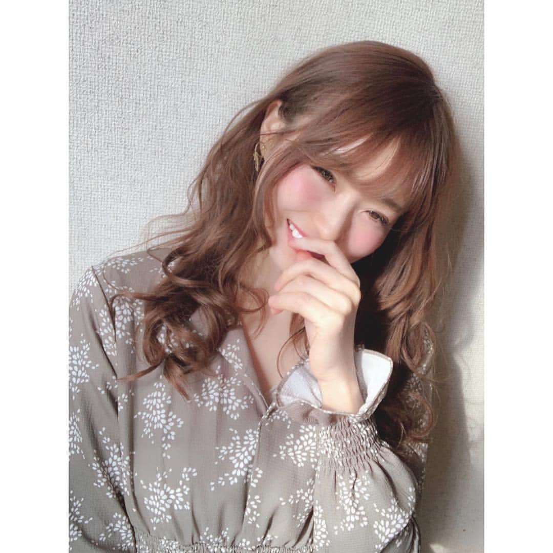 小越しほみさんのインスタグラム写真 - (小越しほみInstagram)「ヘア撮影してきた📸 にやにや🌷 ・ #shooting #撮影 #ヘア撮影 #comforta #hairsalon_comforta #hairstyle #美容院 #美容室 #巻き髪 #smile #krex @krex_official」4月1日 16時54分 - shihomi1129