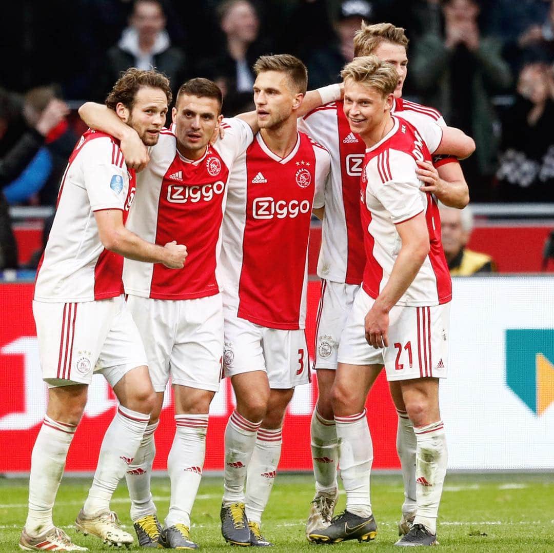 ジョエル・フェルトマンのインスタグラム：「Great Sunday, on to the next one! ❌❌❌ #ajax」