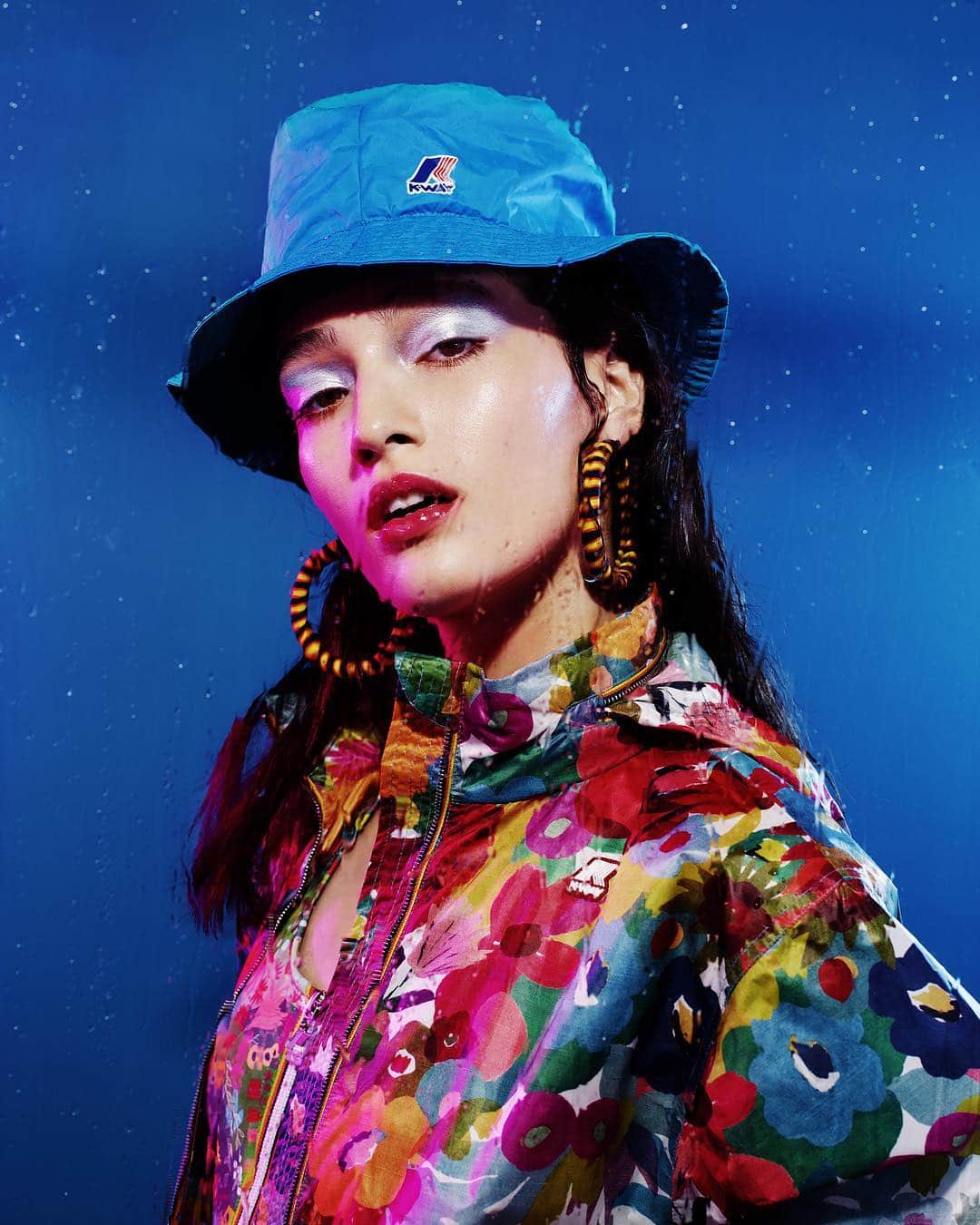 ケイウェイさんのインスタグラム写真 - (ケイウェイInstagram)「Details make the difference 🌧 w/ @hungermagazine #KWAY #RainOrShine #HUNGER16」4月1日 17時07分 - kway_official