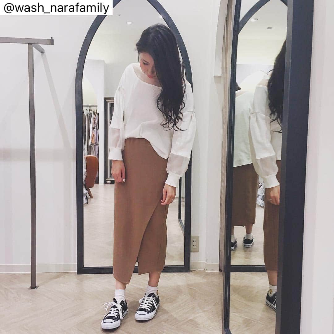 narafamily | ならファミリーさんのインスタグラム写真 - (narafamily | ならファミリーInstagram)「WASH（2F）ならファミリー店 . . ☆チュール×オーガンジー  切替ワッフルプルオーバー color：オフホワイト、ベージュ、ブラック price：6,900 + tax . ☆スリットタイトスカート color：キャメル、ブラック price：8,900 → special price 5,900 + tax . . . 〜4/2まで店内一部商品 special priceでご用意しております♪ . これから使っていただける 春物商品がお得にgetできるチャンスです🥰💓 ぜひ、お立ち寄りください♪ . . #eimeelaw  #ならファミリーzoro  #wash #ならファグラム  #2019ss  #春コーデ #春服コーデ」4月1日 17時11分 - narafa.jp