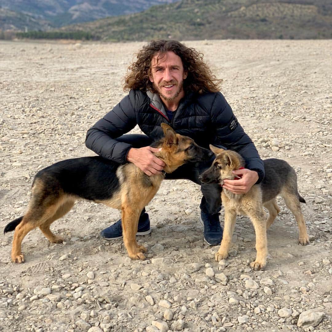 カルレス・プジョルのインスタグラム：「Nada como volver a mi tierra para cargar las pilas. Se viene una semana intensa. Bon dilluns. Nothing like a weekend back at my home land. Happy Monday!」
