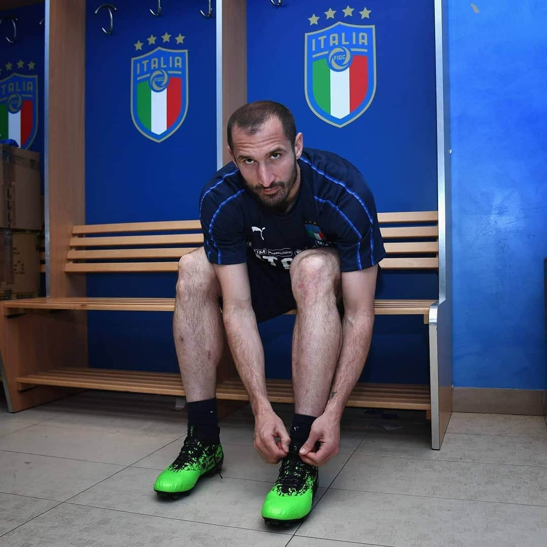 サッカーイタリア代表さんのインスタグラム写真 - (サッカーイタリア代表Instagram)「Il Capitano della #Nazionale 🇮🇹 @giorgiochiellini con le nuove scarpe PUMA One. . Hack the game. Unlock New Levels. . #NewLevels #PUMAFuture #PUMAOne @pumafootball」4月1日 17時16分 - azzurri