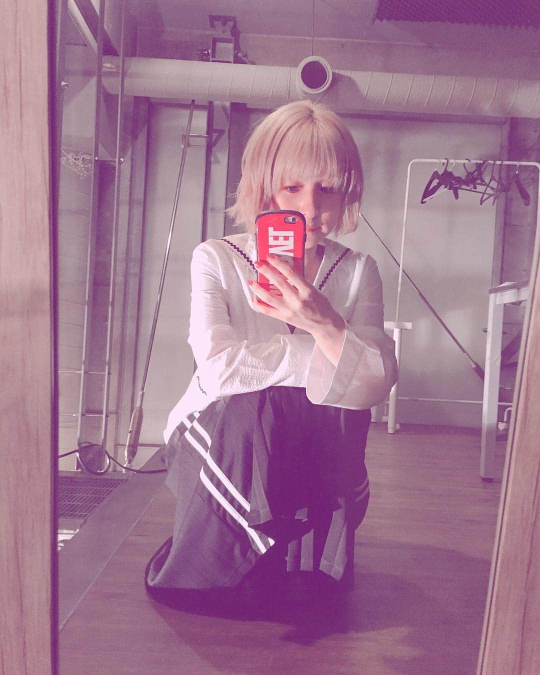 吉田有里のインスタグラム：「#月ブシtv に三週連続でお邪魔させていただいておりました！ 実はこのトップス、 #井上麻里奈 さんにもらったお洋服なんだ〜✨ 大きな襟がとっても可愛いの！ いいでしょ〜〜🤤🤤🤤 tops:#alexachung  bottoms:#raybeams  #月刊ブシロードtv #ootd #fashion #よしだふく」