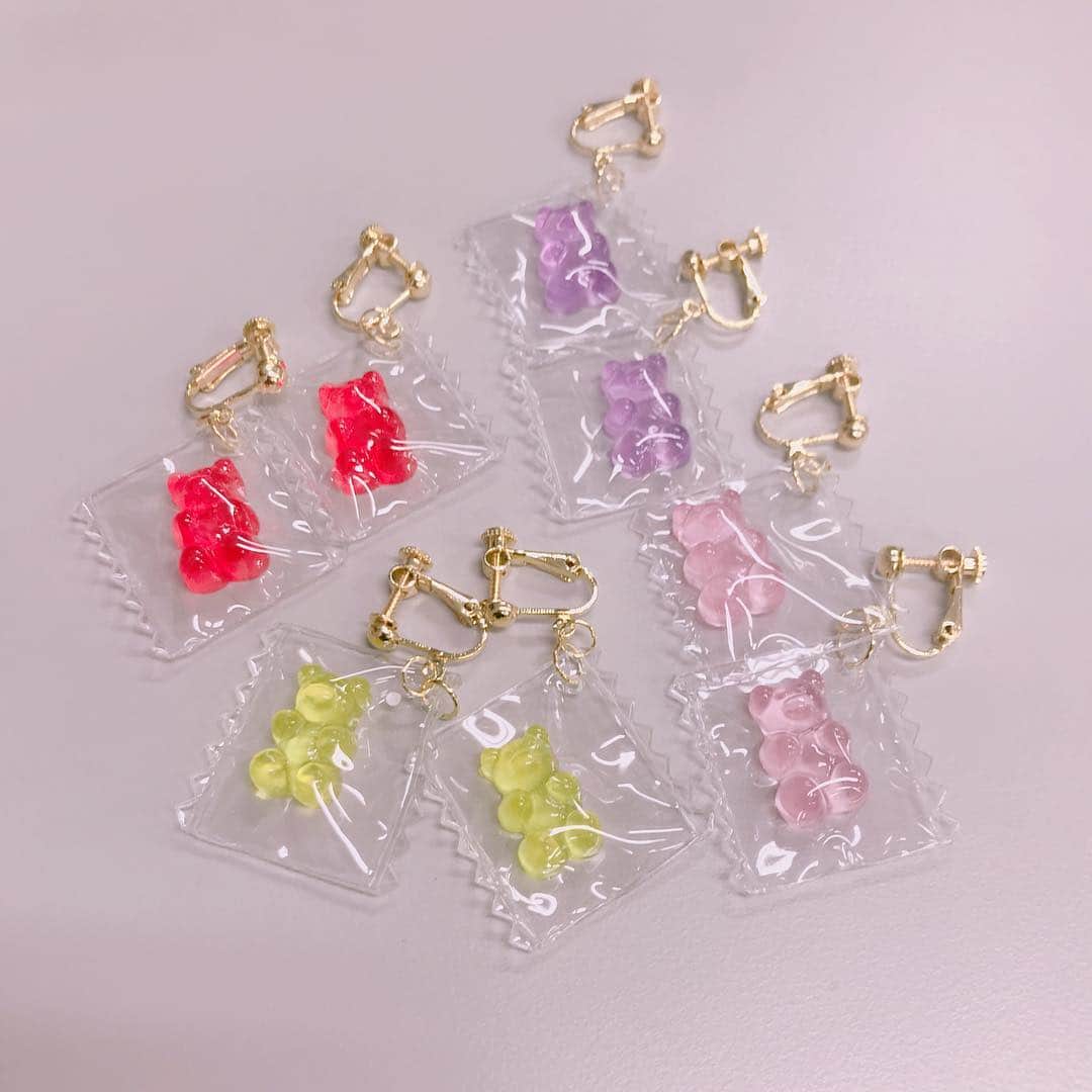 のインスタグラム：「キャンディイヤリング ¥390+tax🦄🦄🦄 #wego#wegogood#accessory#fashionista #instagood#instafashion#harajuku#kawaii#follow#プチプラ#プチプラアクセ#MERY#rili_tokyo#置き画くら部#멋스타그램#패션#패션스타그램」