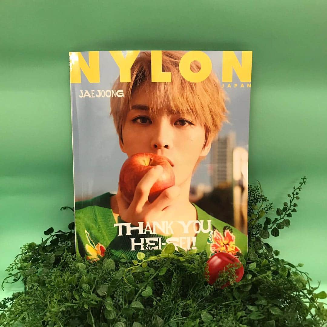 NYLON JAPANさんのインスタグラム写真 - (NYLON JAPANInstagram)「【POST YOUR #mynylonjp ♡】 NYLON JAPAN 5月号はもうゲットした？　世の女性を虜にする韓国人アーティスト《 #ジェジュン ( @jj_1986_jj )》と、超個性派バンド《 #ジェニーハイ ( @geniehigh )》の表紙を使ったフォトジェニックなアートワークを大募集中！  優秀賞に選ばれた人には次号のNYLON JAPANをいち早くプレゼント♡　さらに今回は、ジェジュンカバーの #mynylonjp を投稿してくれた人のなかから抽選で3名様にジェジュンの直筆サイン入りチェキをプレゼント!!　とびっきりおしゃれな作品をポストしてね。  詳しくはNYLON.JPをチェック！▶ http://www.nylon.jp/mynylonjp.php  #nylonjapan #nylonguysjapan #nylonguys #nylonjp #NYLON #jaejoong #geniehigh #cover #artwork #fashion #beauty #culture #caelumjp」4月1日 17時35分 - nylonjapan