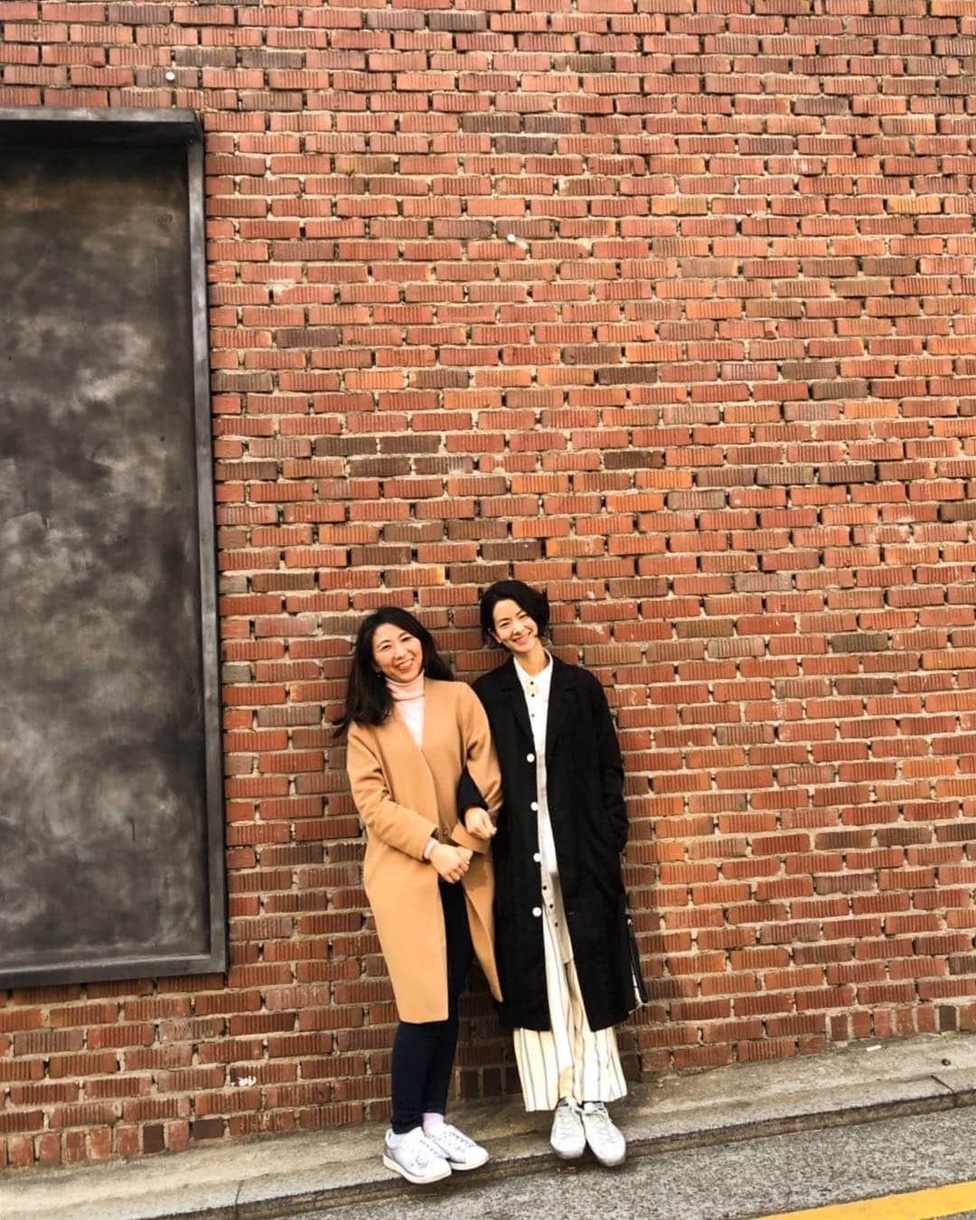 秋葉里枝さんのインスタグラム写真 - (秋葉里枝Instagram)「요가의인연 ヨガ繋がり🧘‍♀️🍀 발리에서 요가자격증을 타러 갔을때가 벌써 7년전. 그후에 꾸준이 만나면서 인연을 이어가고있는 리에언니. 그녀의 에너지를 참 좋아해 ❤️」4月1日 17時57分 - rie_akiba