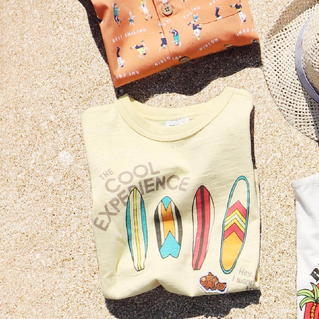 ブリーズオフィシャルさんのインスタグラム写真 - (ブリーズオフィシャルInstagram)「＼coming soon…/ ”aloha shop”がオープン?! BREEZEからアロハショップをイメージした夏にぴったりの新作アイテムが入荷予定！ アイテムの詳しくは近日公開！ お楽しみに♪ ----------------------------------------- 明日4/2(火)からインスタグラムキャンペーン 開催⁈ 新作アイテムゲットのチャンス☆ ぜひ明日の投稿もチェックしてくださいね。 . ※お取扱い店舗につきましてはご来店店舗にて直接お問い合わせください。 #ブリーズ#breeze#ブリーズキッズ  #breeze__official#kids#kidsfashion#kids_japan#instakids#kidswear#instalike#ig_kids#kjp_ootd#ブリーズオフィシャル#キッズファッション#キッズコーデ#キッズフォト#オシャレキッズ#子供服#インスタキッズ#キッセレ#ママリ#comona#アロハ#ハワイ#夏服#お揃い#おそろい#こどものいる暮らし#男の子#女の子」4月1日 18時00分 - breeze__official