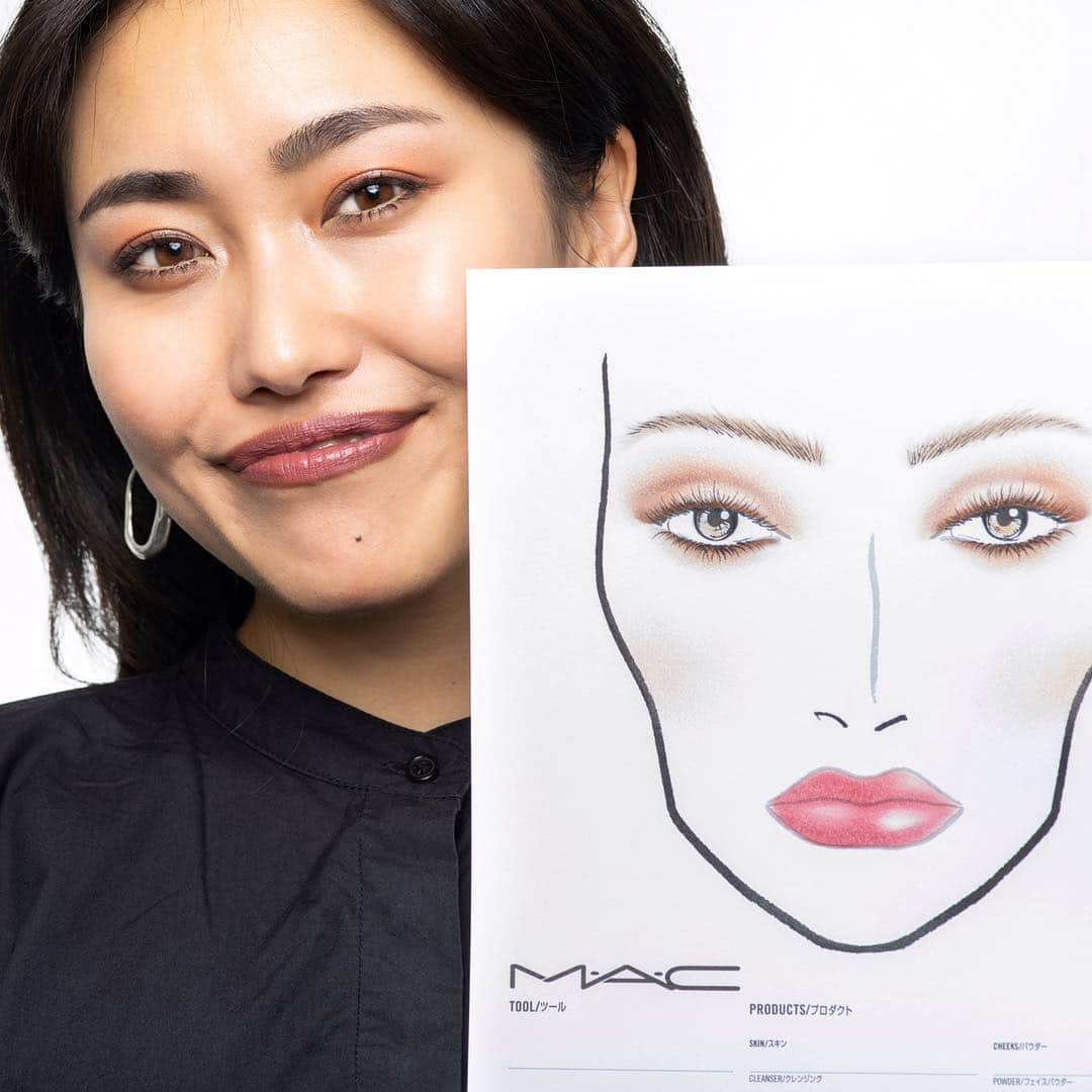 M∙A∙C Cosmetics Japanのインスタグラム：「⠀ お気に入りのメイクルックをかざすだけで、 一瞬でそのメイクが完成⁉︎ そんな願いをこめた動画をつくってみました😉 ⠀ 出来上がりルックがこちら↑ ⠀ Makeup and Model: M∙A∙C NATIONAL ARTIST RYOKO SHIONO @mac_ryoko⠀@macprotokyo Photo: @takaki_iwata ⠀ ⠀ ⠀ ⠀ ⠀ ⠀ #MACCosmeticsJapan #MACコスメ  #MACCosmetics #MyArtistCommunityJP  #MACArtistChallenge #MAC #コスメ #メイク #フェイスチャート #FaceChart #リップ #リップスティック  #MACArtLibrary #MACアートライブラリー #MACアイメイク #MACアイシャドウ #MACEyeBrow #MACブラシ #MACBrushes #AF」