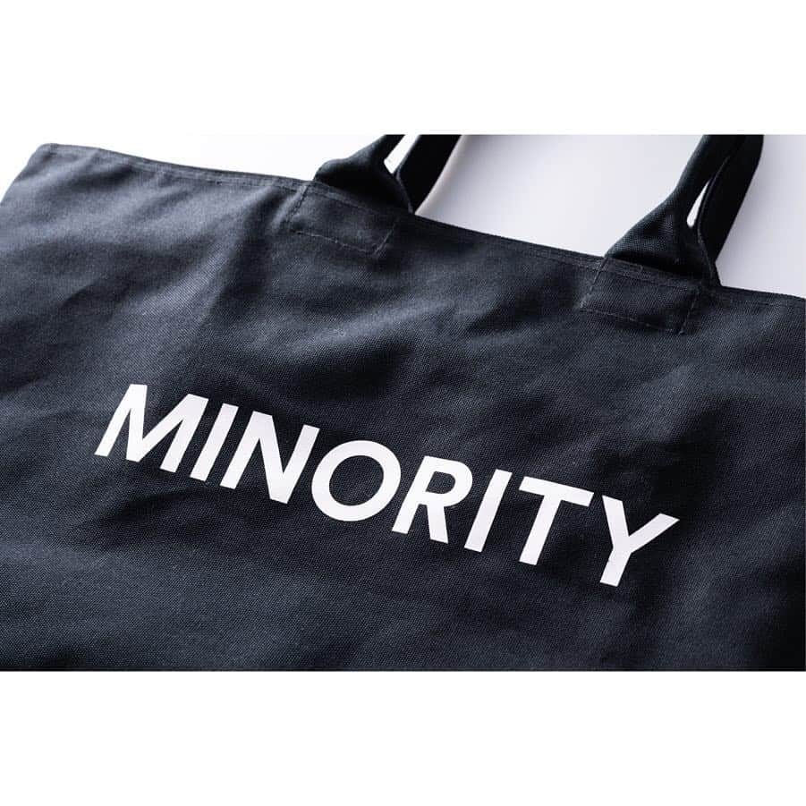 サカナクションさんのインスタグラム写真 - (サカナクションInstagram)「M/M TOTE BAG ﻿ ﻿ ¥4000- ﻿ ﻿ MINORITYとMAJORITYが大きくプリントされた、キャンバストート。 ﻿ 普段使いから小旅行まで使える大容量サイズです。 ﻿ 上部はファスナーで閉じられるので、中身が出る心配もありません。 ﻿ インナーポケット1つ付き。 ﻿ ﻿ #AL834194 #サカナクション834194 #SAKANAQUARIUM2019」4月1日 18時02分 - sakanaction_jp