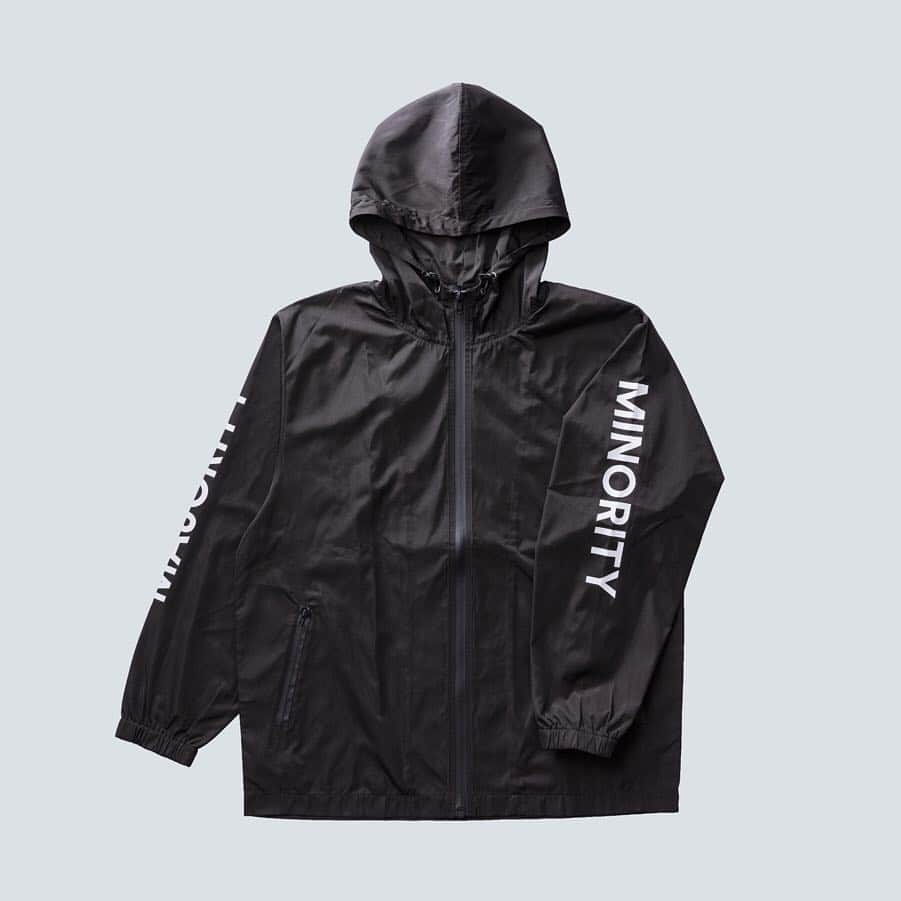 サカナクションさんのインスタグラム写真 - (サカナクションInstagram)「M/M RAIN JACKET ﻿ ﻿ ¥6800- ﻿ ﻿ 撥水生地を使用した、レインジャケットです。 ﻿ 止水ファスナーを採用しているので、ポケットからの雨の浸透も防ぎます。 ﻿ 右腕にMAJORITY、左腕にMINORITY、背面に小さくsakanactionのロゴが入っています。 ﻿ ﻿ #AL834194 #サカナクション834194 #SAKANAQUARIUM2019」4月1日 18時08分 - sakanaction_jp