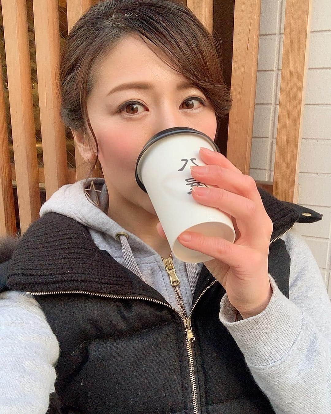 吉村優さんのインスタグラム写真 - (吉村優Instagram)「* 週刊パ・リーグ終わり、帰り道に オシャレなお茶屋さん発見😍 寒かったので寄り道〜🙋‍♀️ まだまだホットが美味しい♡ * #日本茶 #japanesetea #カフェ #cafe  #八屋 #寄り道 #週パ #週刊パリーグ」4月1日 18時26分 - yuyoshimura87