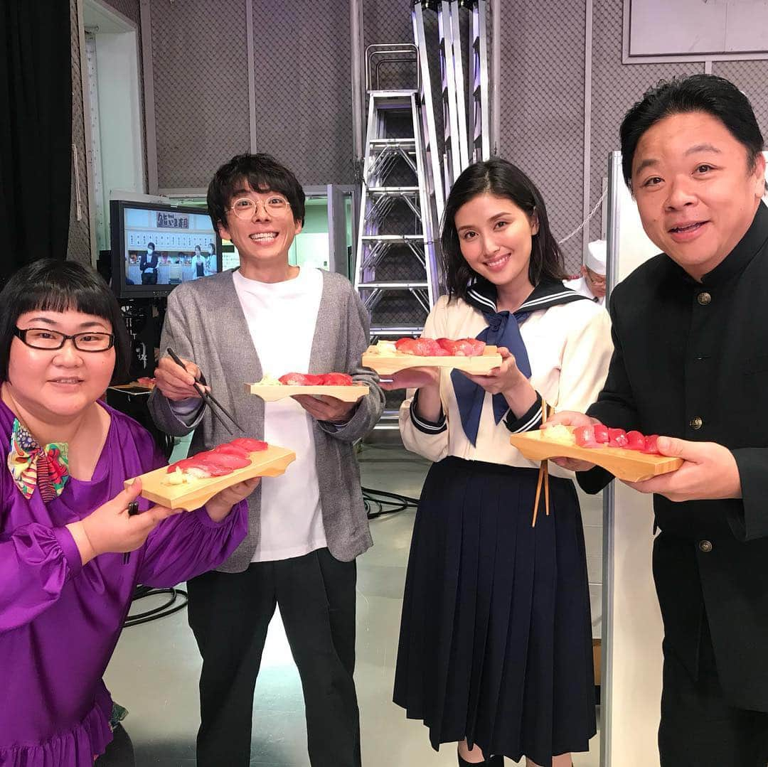 橋本マナミさんのインスタグラム写真 - (橋本マナミInstagram)「明日4/2(火)19：00～テレビ朝日  #林修の今でしょ！講座3時間SP  に出演します！体にいい回転寿司ネタBEST10の発表など盛りだくさん🥰🥰 マグロの解体ショーもあって美味しいお寿司たらふくいただきました💕」4月1日 18時39分 - manami84808