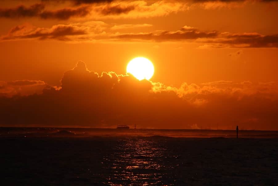 坂元美香さんのインスタグラム写真 - (坂元美香Instagram)「sunset today! 2019/03/31 . 最後は雨雲の写真 . #sunsetphotobymikasakamoto #sunset #hawaii #sunsetlovers #sunsethunter #ハワイ #夕陽 #夕日 #イマソラ」4月1日 18時43分 - mika_saka