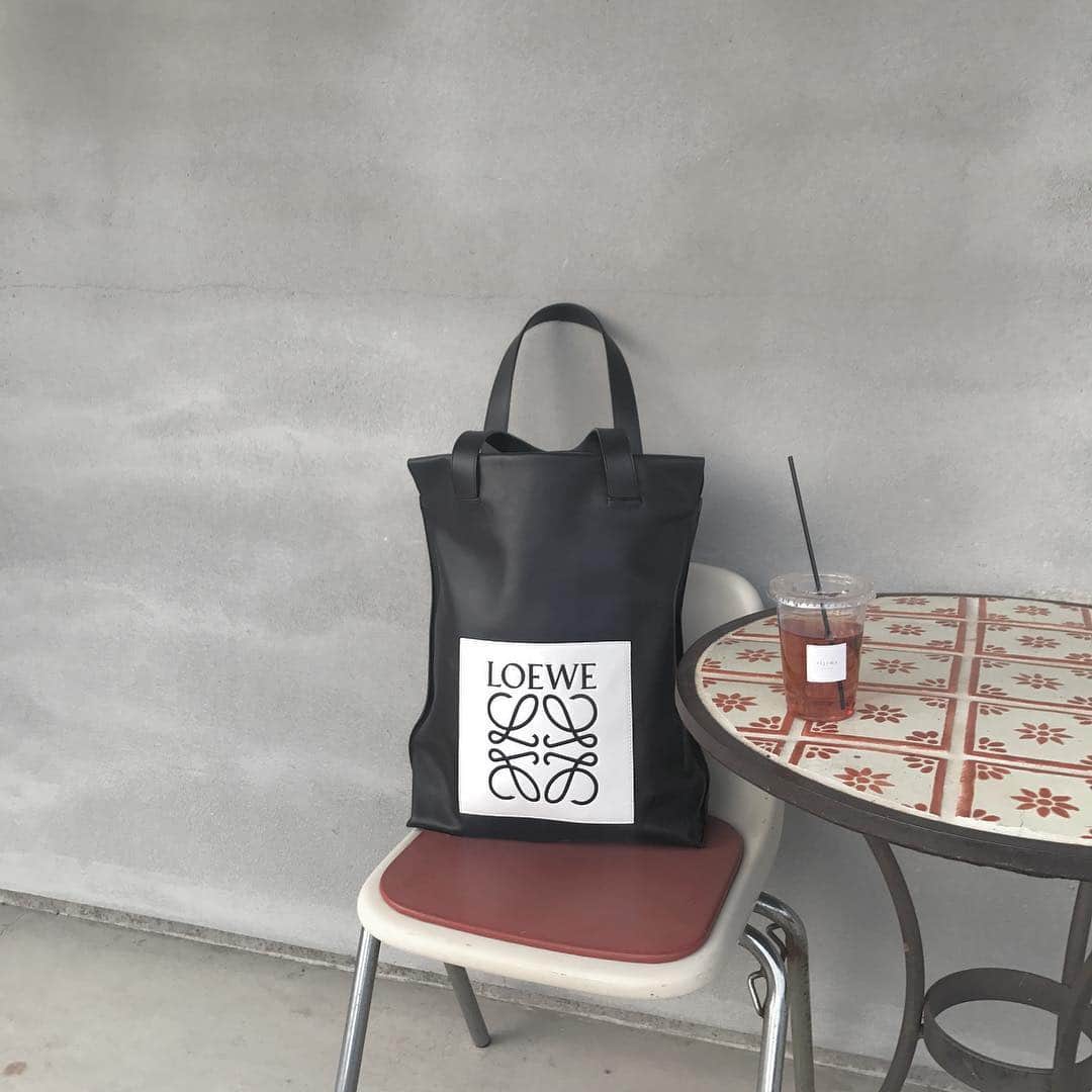 のインスタグラム：「#loewe」