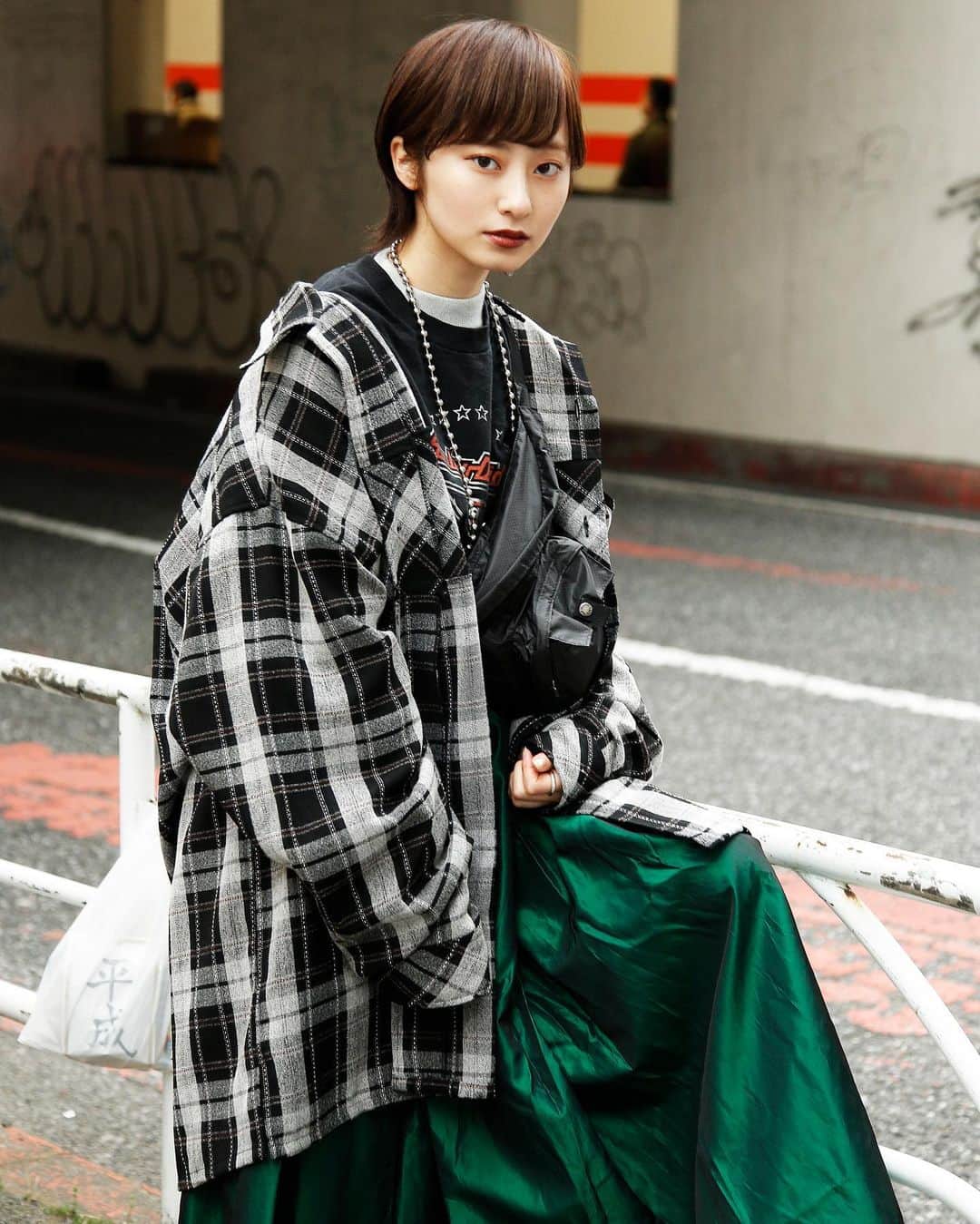 のインスタグラム：「TOKYO STREET SNAP @_sleep_tommy_  #streetstyle#droptokyo#tokyo#japan#streetscene#streetfashion#streetwear#streetculture#fashion#tokyofashion#平成#令和 Photography: @keimons」